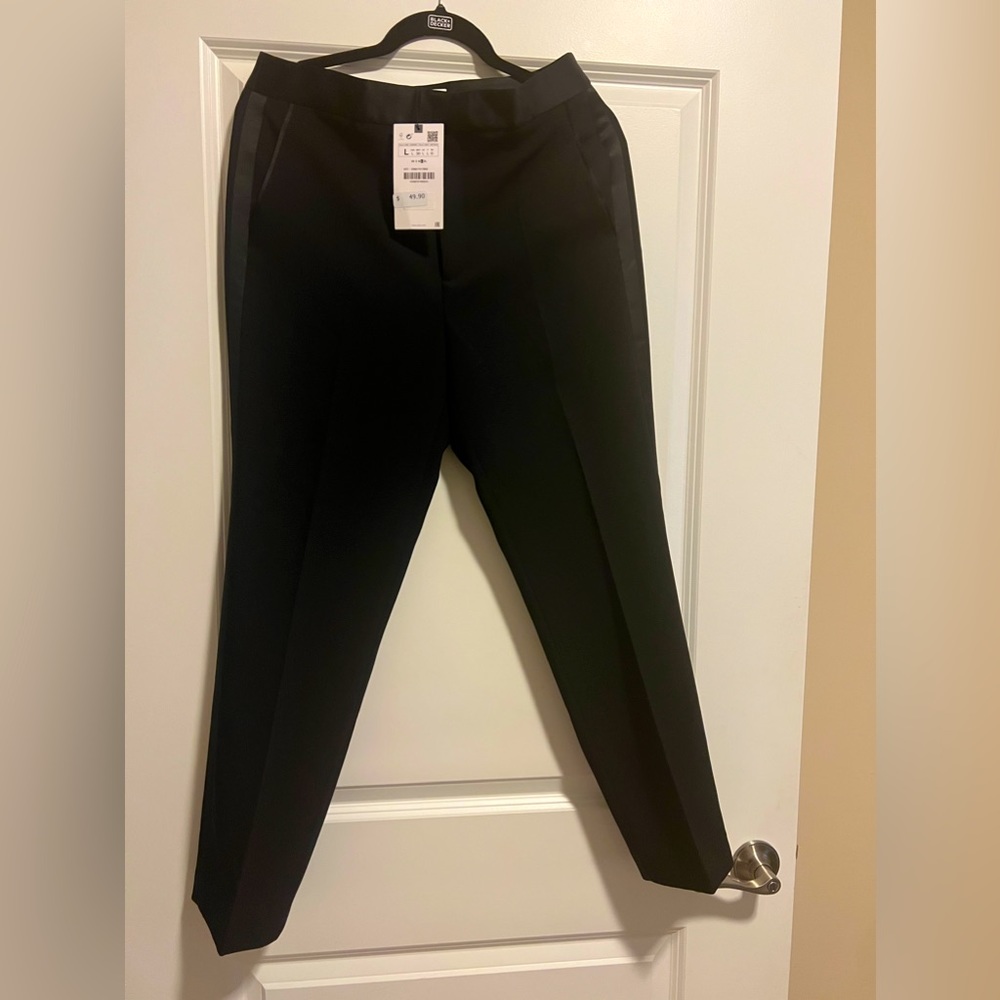 New Zara Tuxedo suit in Black.
